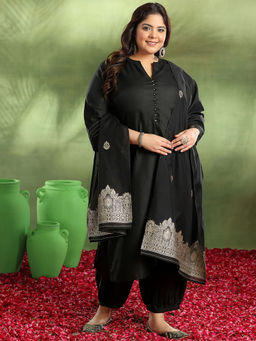 Extra love by Libas - Black Solid Cotton Blend Straight Kurta Sets for Women