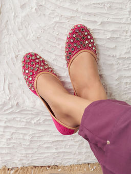 Truffle Collection - Pink Embellished Juttis
