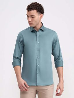 Wyre - Men Pista Green Solid Party Wear Shirt