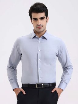 JadeBlue - Men Light Grey Solid Formal Shirt