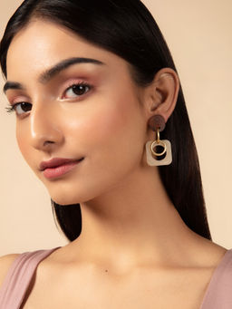 Twenty Dresses by Nykaa Fashion - Show A Sizzling Effect Earrings