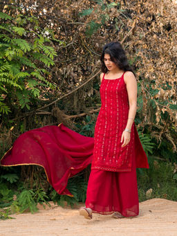 LABEL MAE - Hibiscus Maroon Kurta With Palazzo And Dupatta (Set of 3)