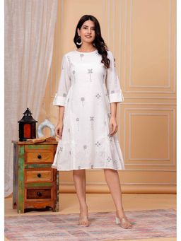 Zolo Label - White Rayon Calf Length Midi Dress