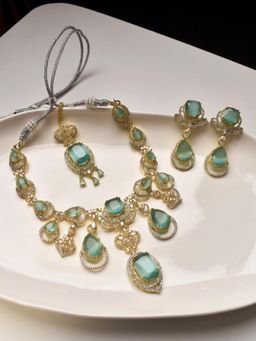 Peach Tassels - Green Gemstones Jewllery Set
