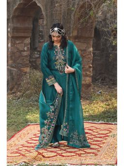 Isha and Anshul - Green Aari Work Chanderi Kurta with Pants and Dupatta