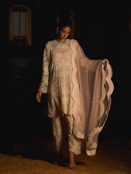 Mani Bhatia - Pink Meline Kurta With Salwar And Dupatta