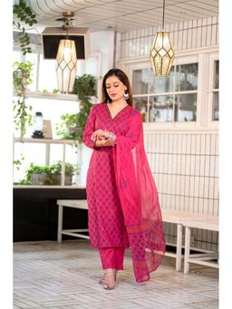 DIMPLE DESIGN STUDIO - Rani Cotton Kurta with Salwar and Dupatta