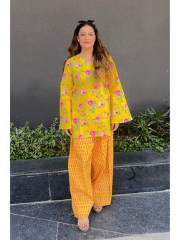 DIMPLE DESIGN STUDIO - Yellow Printed Kurta with Farshi Salwar