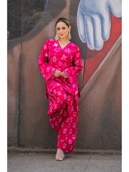 DIMPLE DESIGN STUDIO - Rani Floral Cotton Kurta with Farshi Salwar