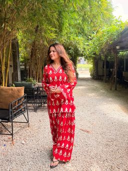 DIMPLE DESIGN STUDIO - Queen Red Printed Kurta with Farshi Salwar