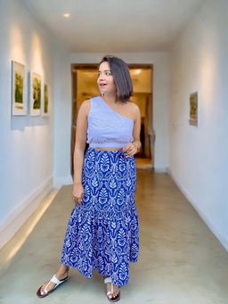 Label Tanvee - White Schiffli Crop Top & Skirt (Set of 2)