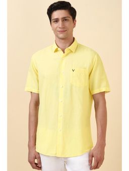 Allen Solly - Men Yellow Slim Fit Solid Half Sleeves Casual Shirts