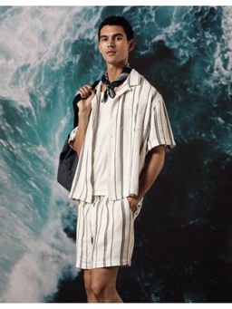 American Eagle - Men White Poolside Striped Button-Up Shirt