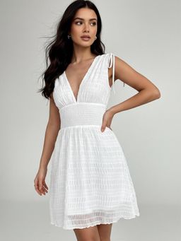 Outzidr - White V Neck Waist Fitted Shoulder Textured Dress