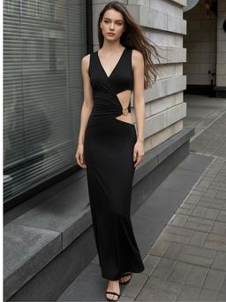 Outzidr - Black Plunge Neck Dress With Side Cut Out And Metal Detail