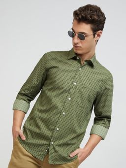 ColorPlus - Medium Green Shirt