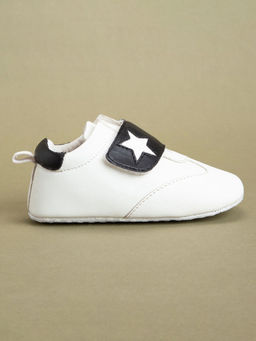 Hopscotch - Star Applique White Sneakers