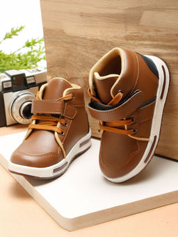 Hopscotch - Boys Tan and White Solid Ankle Length Sneakers