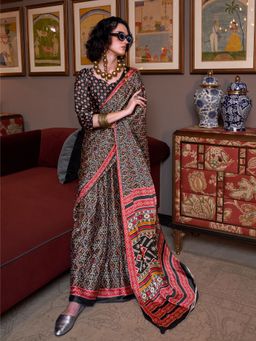 Sareemall - Women Crepe Black Printed Saree with Unstitched Blouse