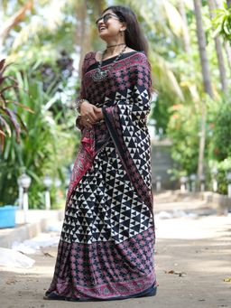 Sareemall - Women Crepe Black Printed Saree with Unstitched Blouse