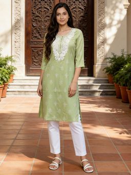 Rangita - Green Embroidered Rayon Kurta