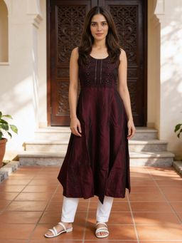 Rangita - Wine Embroidered Polyviscose Kurta