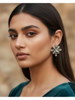 Shopsiiri - White Enclave Studs