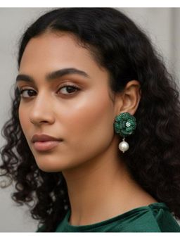 Shopsiiri - Elegant Emerald Pearl Drop Earrings