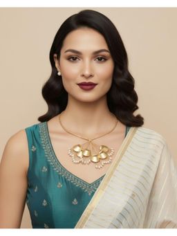 Shopsiiri - Gold Pearl Bouquet Necklace