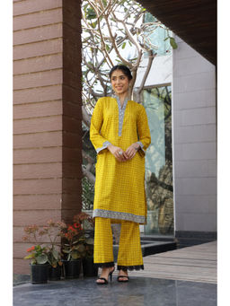 House of Surkh - Dhoop Yellow Kurta with Pant (Set of 2)