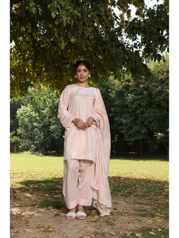 House of Surkh - Kiran Peach Kurta with Pant and Dupatta (Set of 3)