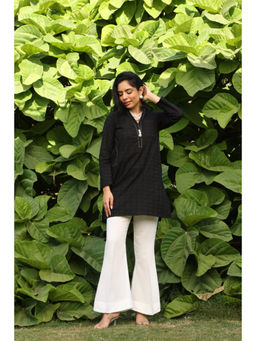 House of Surkh - Safar Black Kurti with Pant (Set of 2)