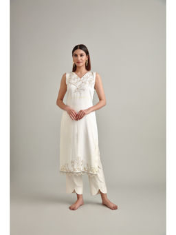 Vedika Soni - Ivory Tie And Dye Kurta with Pant (Set of 2)