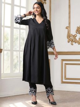 Swtantra - Women Black Embroidered V-Neck Regular Fit Kurta with Pant (Set of 2)