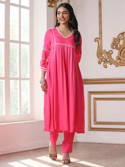 Swtantra - Women Pink Solid V-Neck Regular Fit Kurta with Pant (Set of 2)
