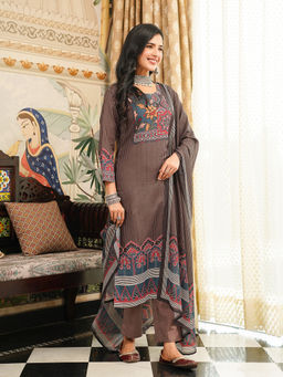 Vaamsi - Brown Printed Straight Kurta with Pant and Dupatta