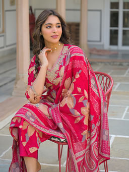 Vaamsi - Women Pink Viscose Floral Embroidered Straight Kurta With Pant & Dupatta