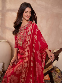 Vaamsi - Women Pink Floral Printed Straight Kurta Pant With Dupatta