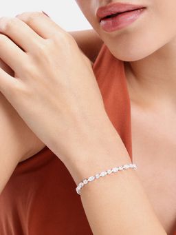 Estele - Glow White Crystal Bracelet