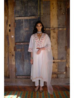 SHIKHA MEHTA - Kora Sofia Kurta with Pant and Dupatta (Set of 3)