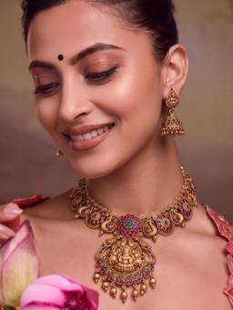 Niscka - Gold Plated Temple Goddess Pendant Jewellery Set