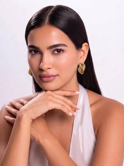 Niscka - Gold Plated Intertwined Oval Drop Earrings