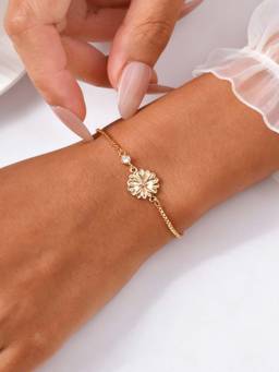 Niscka - Gold Plated Floral Motif Charm Chain Bracelet
