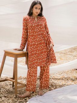 Mera Rang - Zikr Kalidaar Round Neck Short Kurta with Straight Pant