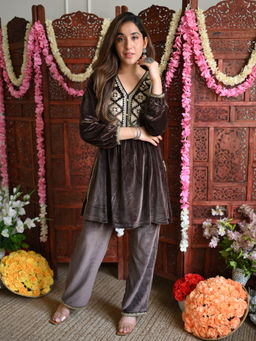 Lakshita - Women's Brown V-Neck Embroidered Kurta with Pant