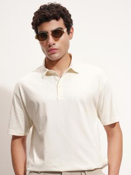 HIGHLANDER - Men Off White Self Collar Half Sleeve Relax Fit T-shirt