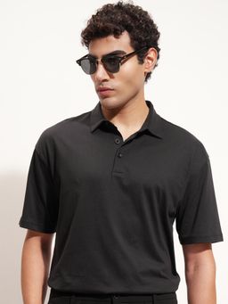 HIGHLANDER - Men Black Self Collar Half Sleeve Relax Fit T-shirt