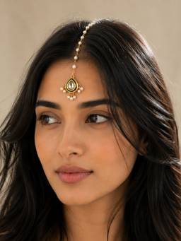 Abdesigns - Gold Plated Kundan Studded Maangtikka