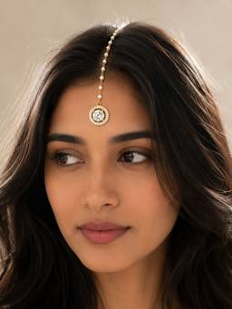 Abdesigns - Gold Plated Kundan Studded Maangtikka