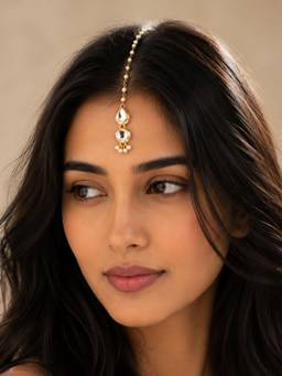 Abdesigns - Gold Plated Kundan Studded Maangtikka